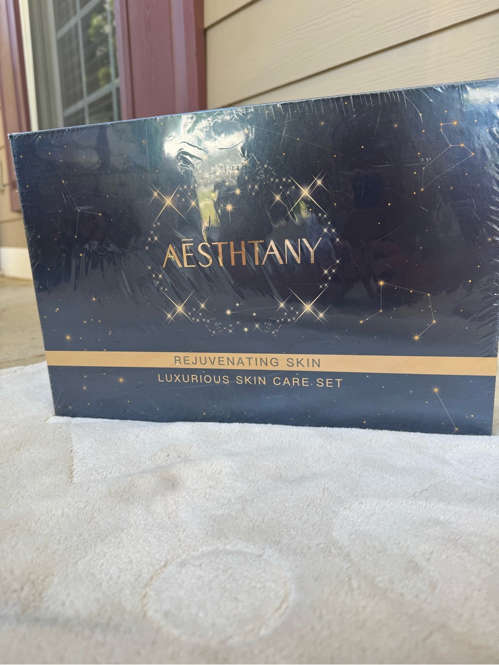 Aesthtany Rejuvenating Skin Luxurious Skin Care Set - Navy & Gold